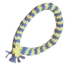 gehäkelter Schal in blau und gelb von Emu, Emu, das Elztalmuseums-Maskottchen.